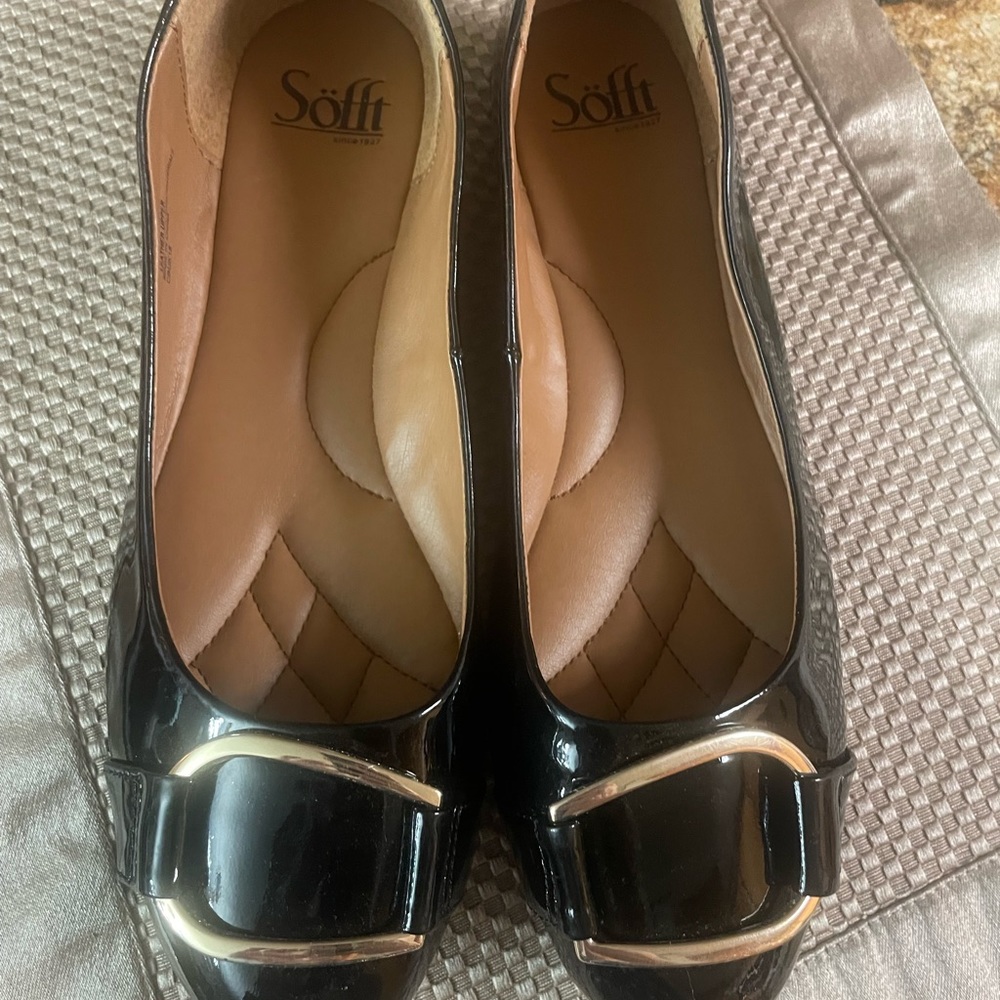 Sofft black flats